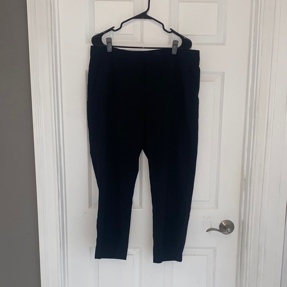 Banana Republic Pants - Banana Republic Classic Black Trousers